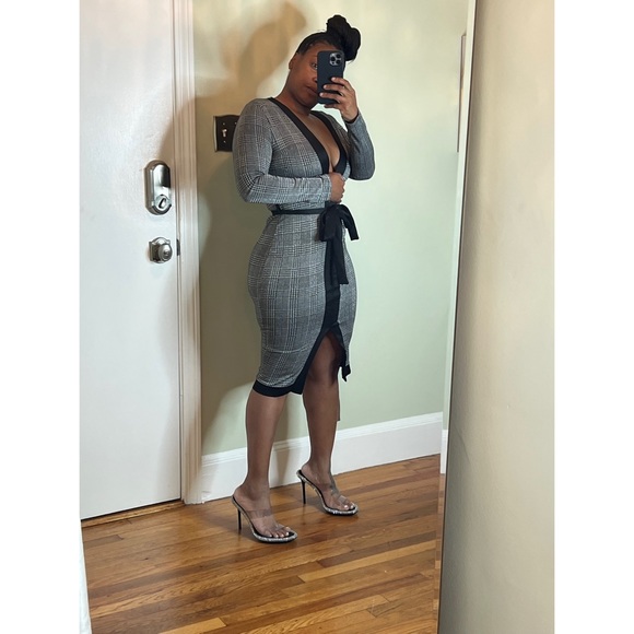 So Fancy Boutique Dresses & Skirts - 🌹NEW - KAPILA Dress in Plaid…belt not included.